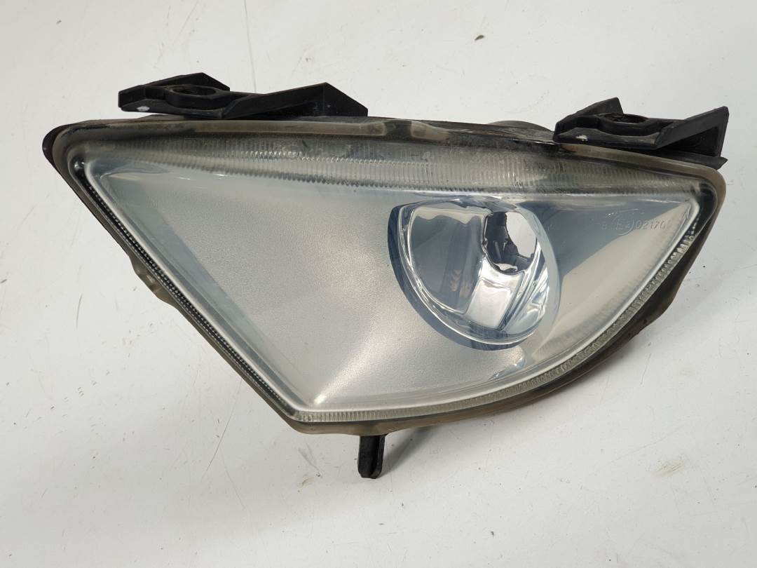 FARO ANTINIEBLA IZQUIERDO